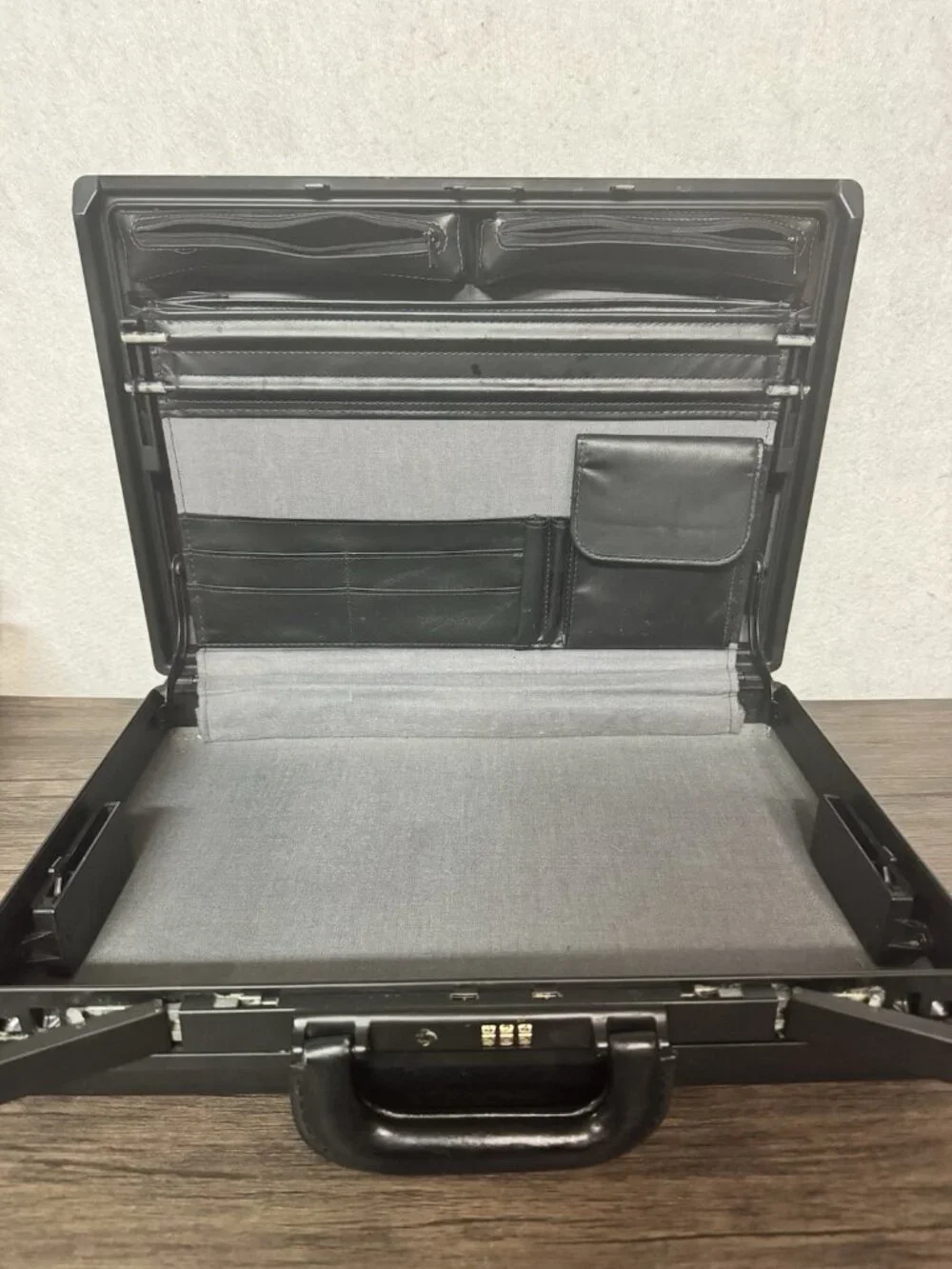 Vintage 90s Samsonite Quantum Classic Hard Shell Briefcase